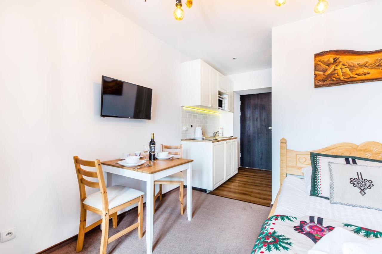 בוקוווינה טטז'אנסקה Palac Tatrzanski Apartamenty מראה חיצוני תמונה